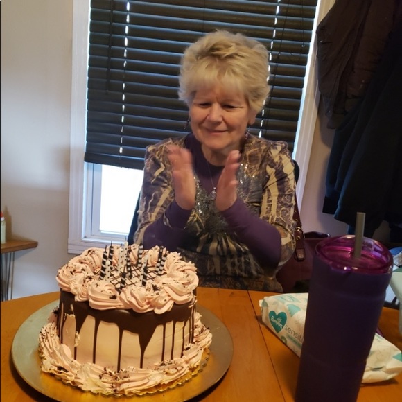 Meet your Posher, Roxanne - Picture 2 of 2